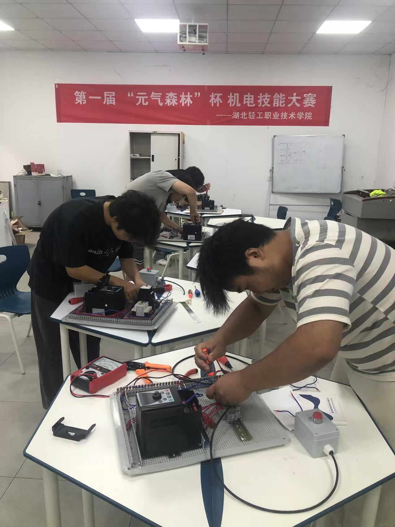 2b5fbfa7a31e5759a192f51187e7dcb